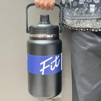 แก้วเก็บความเย็น แบบใหม่มีที่จับหูหิ้ว 2000/2500ML เก็บอุณหภูมิร้อน ความจุขนาดใหญ่ แก้วสแตนเลส