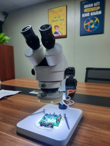 Kính hiển vi SZM7045-B1