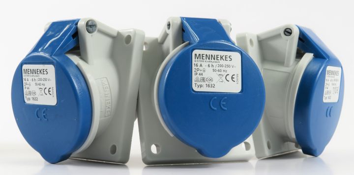 Prise Murale Mennekes Type 9562 IP67 32A 4P 440V - Bornes à Vis