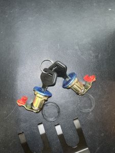 Bộ 2 chìa và chân cánh cửa 1030 hoặc 1041 cho xe ô tô