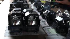 ไฟโปรเจคเตอร์ 2025ELPLP57 พร้อมตัวเรือน Epson ไฟโปรเจคเตอร์ Optitlink 455WI-T/EB-440W/EB-450W/EB-450WE/EB-450WI/EB-455W