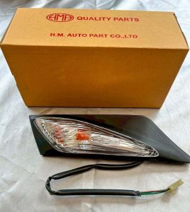 ไฟเลี้ยวหน้าclick110 (ใส) รุ่น CLICK 110 รุ่นเก่าสุด รุ่นเเรกสุด คลิก คาร์บู มีขั้วไฟเเละหลอดไฟ ตรงรุ่น งาน HMA