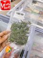Lá hương thảo tươi (Lá Rosemary). 
