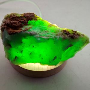 natural batu giok Bongkahan batu yg dikirim sesuai foto Kode101
