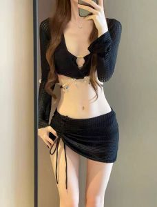 ชุดว่ายน้ำบิกินี่ชุดสวมใส่ชายหาดเซ็กซี่สำหรับผู้หญิง4ชิ้น2024สไตล์ใหม่คลุมคอวีแขนยาวเอวสูงน่ารักยืดได้