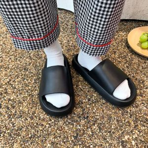 Lishops ⚡️รองเท้าแฟชั่นสไตล์มินิมอลนุ่มละมุนสุดๆ🍓รองเท้าแตะสีพื้นนุ่ม ใส่สบายพื้นหนา ใส่ได้ทุกที ใส่แล้วดูดี🍎