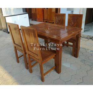 Meja Makan Jati 4 Kursi 1 meja /trinityjayafurniture