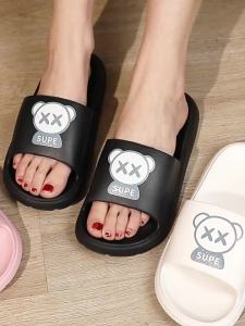 [Free Shipping] New summer slippers for women suitable for home use couples and outdoor wear with thick soles non-slip design and a trendy-worthy look perfect for indoor and beach use