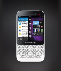 Original Blackberry Q5 4G Mobile Phone Unlocked 3.1" 8GB ROM GSM 3G 5MP WIFI GPS QWERTY Keyboard