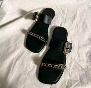 Sandal Wanita Flat Rantai Kekinian Sendal Cewek Terbaru 2025