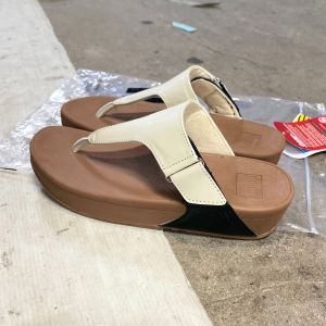 รองเท้า Fitflop ของผู้หญิงไซด์ 36 ถึง 40 สินค้าจัดส่งทุกวันสินค้าตรงปก(สินค้าจัดส่งจากไทย)