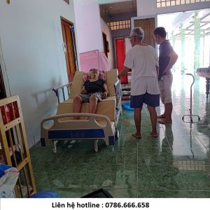 Giường y tế đa năng