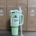 HANGDIAN(จัดส่งฟรีทั้งร้าน)40oz เวอร์ชันที่ได้รับการปรับปรุง แก้วเก็บความร้อนแบบพกพา ถ้วยกาแฟ แก้วเก็บความร้อนพร้อมที่จับ ทําจากสแตนเลส 304 แก้วน้ํากีฬา แก้วเก็บความเย็น แก้วน้ํา ความจุ 1.18L. 