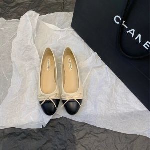 รองเท้าหนังผู้หญิงมีสีเข้ากันรองเท้าบัลเล่ต์พื้นแบนเท้ากลม