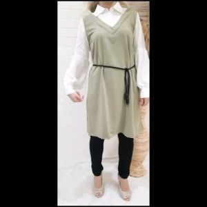 ATASAN TUNIK WANITA BABYTERI IMPORT SPANDEK MIX WOLFIS LENGAN PANJANG PUFFYHANDS\\n\\n Desain Fashionable untuk Wanita\\n\\nMenghadirkan gaya yang menawan dan elegan, atasan tunik wanita Babyteri import spandek mix wolfis lengan panjang puffyhands menjadi pilihan tepat bagi Anda yang mencari penampilan fashionable namun tetap nyaman. Desain ini dirancang khusus untuk wanita modern yang mengutamakan kenyamanan tanpa mengorbankan gaya.\\n\\n Keindahan dan Elegan\\n\\nAtasan tunik wanita Babyteri import spandek mix wolfis lengan panjang puffyhands hadir dengan tampilan yang menawan dan elegan. Desainnya yang unik dan modern membuat Anda terlihat cantik dan anggun di berbagai kesempatan. Dengan atasan ini, Anda dapat menampilkan sisi feminin dan keanggunan Anda dengan mudah.\\n\\n Praktis dan Fleksibel\\n\\nSelain menawan, atasan tunik wanita Babyteri import spandek mix wolfis lengan panjang puffyhands juga sangat praktis dan fleksibel. Desainnya yang unik dan modern membuat atasan ini cocok dipadukan dengan berbagai jenis bawahan, baik itu celana, rok, atau jeans. Dengan atasan ini, Anda dapat menciptakan berbagai gaya dan penampilan yang berbeda sesuai dengan suasana hati dan kebutuhan Anda.\\n\\n Bahan Nyaman dan Tahan Lama\\n\\nAtasan tunik wanita Babyteri import spandek mix wolfis lengan panjang puffyhands terbuat dari bahan spandek dan wolfis berkualitas tinggi. Bahan ini dipilih karena sifatnya yang nyaman dan tahan lama, serta mudah dirawat.\\n\\n Kualitas Spandek & Wolfis\\n\\nBahan spandek dan wolfis yang digunakan pada atasan tunik wanita Babyteri import spandek mix wolfis lengan panjang puffyhands memiliki kualitas yang sangat baik. Bahan ini memiliki sifat elastis dan lembut, sehingga membuat Anda merasa nyaman saat mengenakannya. Selain itu, bahan ini juga tahan lama dan tidak mudah sobek atau robek.\\n\\n Perawatan Mudah\\n\\nPerawatan atasan tunik wanita Babyteri import spandek mix wolfis lengan panjang puffyhands sangat mudah. Anda cukup mencuci atasan ini dengan mesin cuci atau tangan, kemudian jemur di tempat teduh. Jangan gunakan pemutih atau deterjen keras, karena dapat merusak bahan. Selalu ikuti instruksi perawatan yang tertera pada label atasan untuk menjaga kualitas bahan.\\n\\n Lengan Panjang Puffyhands\\n\\nLengan panjang puffyhands pada atasan tunik wanita Babyteri import spandek mix wolfis lengan panjang puffyhands memiliki kelebihan tersendiri yang membuatnya menjadi pilihan tepat bagi Anda yang mencari penampilan fashionable namun tetap nyaman.\\n\\n Kelebihan Lengan Puffyhands\\n\\nLengan panjang puffyhands pada atasan tunik wanita Babyteri import spandek mix wolfis lengan panjang puffyhands memiliki kelebihan tersendiri yang membuatnya menjadi pilihan tepat bagi Anda yang mencari penampilan fashionable namun tetap nyaman. Lengan puffyhands ini dirancang dengan model yang unik dan modern, sehingga dapat menambah kesan feminin dan anggun pada penampilan Anda.\\n\\n Cara Mengenakan Atasan Tunik Lengan Panjang\\n\\nUntuk mendapatkan penampilan yang maksimal dengan atasan tunik wanita Babyteri import spandek mix wolfis lengan panjang puffyhands, Anda dapat mengenakannya dengan berbagai cara sesuai dengan kebutuhan dan suasana hati Anda. Berikut beberapa contoh cara mengenakan atasan ini:\\n\\n- Padukan atasan tunik wanita Babyteri import spandek mix wolfis lengan panjang puffyhands dengan celana jeans atau rok pendek untuk penampilan casual dan santai.\\n- Padukan atasan tunik wanita Babyteri import spandek mix wolfis lengan panjang puffyhands dengan celana hitam atau rok panjang untuk penampilan formal dan profesional.\\n- Padukan atasan tunik wanita Babyteri import spandek mix wolfis lengan panjang puffyhands dengan sepatu sneakers atau sandal untuk penampilan sporty dan trendi.\\n\\nDengan atasan tunik wanita Babyteri import spandek mix wolfis lengan panjang puffyhands, Anda dapat menciptakan berbagai gaya dan penampilan yang berbeda sesuai dengan kebutuhan dan suasana hati Anda. Selamat berkreasi!\"