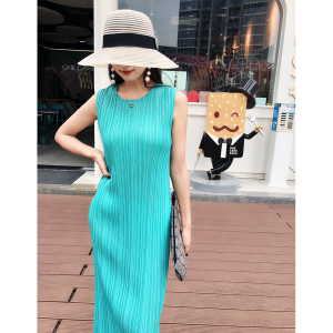 ชุดเดรสแขนกุดชุดเดรสสายเดี่ยวยาวจับจีบเข้ารูปทรงตรงแขนกุดกระโปรงมีจีบฉบับภาษาเกาหลีแฟชั่นใหม่สำหรับฤดูร้อนกระโปรงแขนกุดเหนือเข่ามีหลายสีให้เลือก