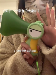 Childrens Sound Magical Speaker Voice Changer Portable Megaphone for Schoolbags with Voice Change Function