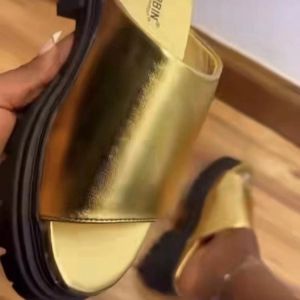 [Free Shipping] Plus-Size Thick-Soled Slippers New Spring/Summer Styles Platform-Soled One-Strap Casual Slippers