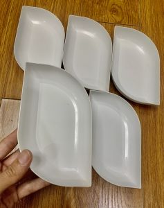 Khay nhựa hàng không cao cấp hình lá cây