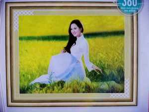 Tranh đính đá Cô Gái Áo Dài trên cánh đồng lúa (về tự đính) 77430