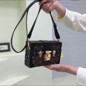 กระเป๋าทรงกล่อง กระเป๋าสี่เหลี่ยมเล็ก ทันสมัย ฤดูใบไม้ผลิ ฤดูร้อน ใหม่ พิมพ์ลายย้อนยุค กระเป๋าสะพายข้างขนาดเล็ก กระเป๋าใส่เหรียญ