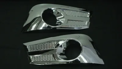 ครอบไฟสปอร์ตไลท์ V.2 สีโครเมียม จำนวน 2ชิ้น ซ้ายและขวา สำหรับใส่ TOYOTA Fortuner Champ โตโยต้า ฟอร์จูนเนอร์ ฟอจูนเนอ ปี 2011-2014 4ประตู Fog Lamp Cover V.2