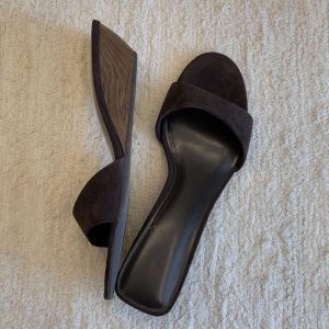 Free Shipping Round-Toe Slip-On Sandals With A Low Heel And Open Toe Design A New Summer Style For Women Featuring A Retro And Minimalist Aesthetic