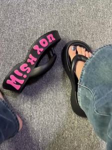 Internet Celebrity Thick-Soled Flip-Flops for Women Summer Outdoor Fashionable High-End Slip-On Sandals Beach Sandals