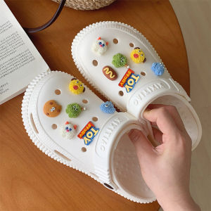 wulove พร้อมส่งมากก รองเท้าแฟชั่นงานสุดคิ้วท์ สีสันทูโทนแบบโดนใจ มาพร้อมลายการ์ตูนติดสุดน่ารัก ราคาจับต้องได้ สวมใส่สบาย ไม่สูงมาก ซื้อโล๊ดคุณน้าา