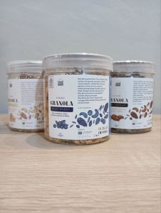 Camilan Sehat Granola Dibuat Dari Kacang - Kacangan Dan Buah Kering 100% Organik Tanpa Pemanis 250gr Bonus Peci Rajut