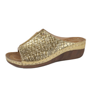 [Free Shipping] Plus-Size WomenS New Summer Collection: Fashionable Slip-On Sandals With A Wedge Heel Thick Sole And Metallic Stone Pattern