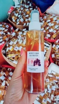 DẦU GỘI TRỊ CHẤY CHO BÉ GIA TRUYỀN Hiệu quả sau 1 lần xịt đầu tiên chai 150ml mua 1 chai tặng 2 mũ ủ chấy
