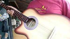 gitar akustik terlaris bonus palet kayu