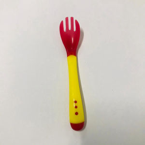 Sendok makan bayi / sendok garpu Sensor Panas silikon / Peralatan Makan Bayi R577