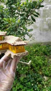 Nhà 2 tầng hình chữ L. Phụ kiện trang trí tiểu cảnh non bộ bể cá ( chất liệu bột đá)