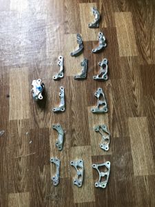 PÁT NHÔM CNC HEO KIỂU 2 PÍT BREMBO NISIN PHUỘC ZIN LÊN ĐĨA TRƯỚC 190 220 245 260 290 295 300MM CHO TẤT CẢ CÁC DÒNG XE GẮN ZIN KHÔNG CHẾ CHÁO