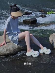 [Free Shipping] Thick-Soled Height-Increasing Clogs For Women Popular Outdoor Office Non-Slip Breathable Surgical Room Closed-Toe Half Slippers For Summer