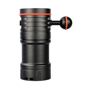 Diving Flashlight 6500LM Trustfire DF50 Lapad ng Pag -iilaw ng 180 ° isang lalim ng hanggang sa 105 metro ang maximum na buhay ng serbisyo ng 12 oras na IPX8 ay nagpoprotekta sa ilalim ng tubig mga larawan sa pag -iilaw ng ilaw pakikipagsapalaran at
