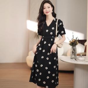 เดรสสวยหรูสไตล์เกาหลีคอวีแขนสั้นพิมพ์ดอกไม้ผู้หญิงเดรสคอวีสไตล์ฝรั่งเศสสำหรับฤดูร้อน2024