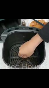 [B.E.C] 50Pcs Kertas Alas Baking Air Fryer Anti Lengket & Kertas Minyak