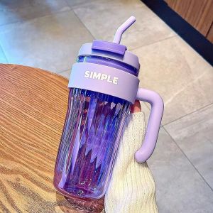 แก้ว Simple 890 มล. แถมสติ๊กเกอร์ แก้วน้ำผลไม้มีที่จับ พกพาสะดวก แก้วน้ำพร้อมหลอด สีสันสดใสดีไซน์สวย