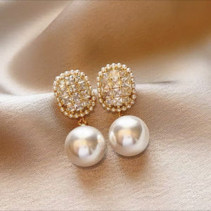 Fashionable Ring Gift 韩式时尚精致珍珠耳坠高级感气质独特设计耳环东大门个性耳饰饰品