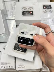 หูฟังบลูทูธพร้อมจอทัชสกรีน หูฟังไร้สาย เสียงดี นุ่ม หูฟัง ทำทุกอย่างผ่านกล่อง ลดเสียงรบกวน แบตใช้ได้นาน TWS สีขาว แถมสายห้อย