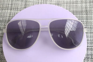 Kacamata fashion pria wanita