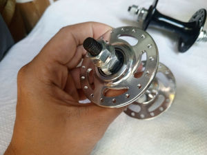 Đùm trước Xe Đạp Fixed Gear 32/36 lỗ Đen/Bạc