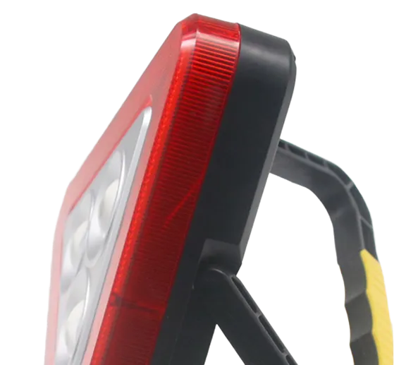Automotive%20emergency%20WARNING%20TRIANGLE%20with%20Bright%20flashing%20LED%20light%20and%20torch%20light%20in%20a%20plastic%20tool%20enclosure%20-%20Image%204