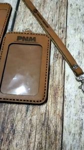 NAME TAG ID CARD KARTU NAMA KULIT CASTOM LOGO PERUSAHAAN