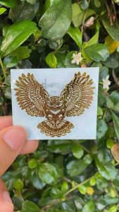 สายพุทธคุณมาทางนี้ ปลุกเสกแล้ว สติ๊กเกอร์ยันต์ติดโทรศัพท์ ติดรถ บ้านหรือร้านค้า เสริมสิริมงคล ขนาด5.4x4.1 cm (ปลุกเสกแล้ว) นกฮูก สัญลักษณ์ของความสุขและความโชคดี