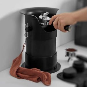 CBHH ผงกันลื่น กล่องเคาะกาแฟ สารตกค้างที่มีมุมเอียง 30 x 23 ซม. ภาชนะเก็บกากกาแฟเอสเปรสโซ ระดับมืออาชีพ พร้อมผ้าทำความสะอาด ถังขยะ ทำเอสเปรสโซ