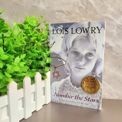 Number The Stars By Lois Lowry (HarperCollins Childrens Modern Classics)